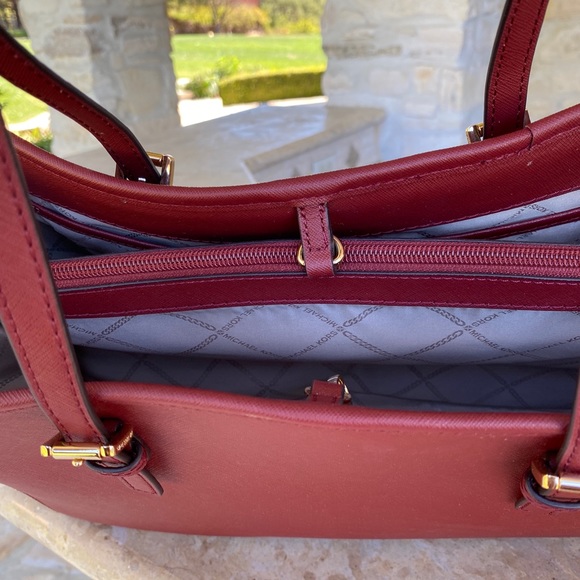 NWT Michael Kors LG EW Leather tote handbag - Picture 9 of 10